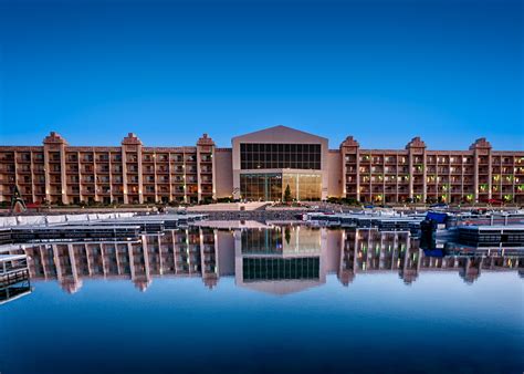 Blue Water Resort E Casino Teatro