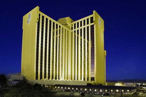 Grand Sierra Resort Casino Com A Cupula Da Torre Comentarios
