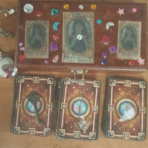 Jogue Treasures Tarot Online